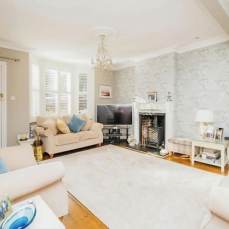 3 Bedroom Cottage In Sunninghill, Ascot Kültér fotó